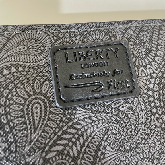Liberty London For British Airways First Class Black Paisley Toiletry Bag - Picture 4 of 10